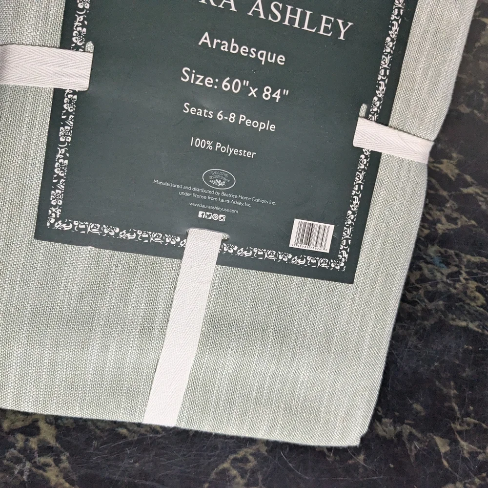 New LAURA ASHLEY Arabesque Sage Green Tablecloth Size 60